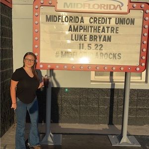 Meet your Posher, Caitlyn